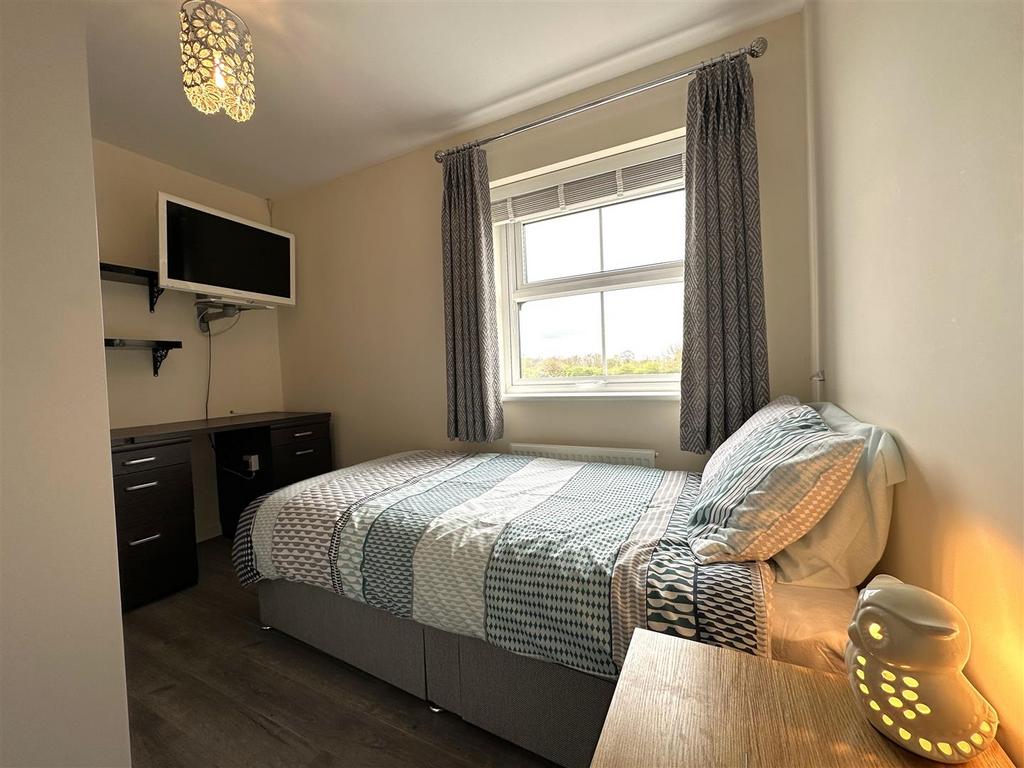 Second Bedroom 529