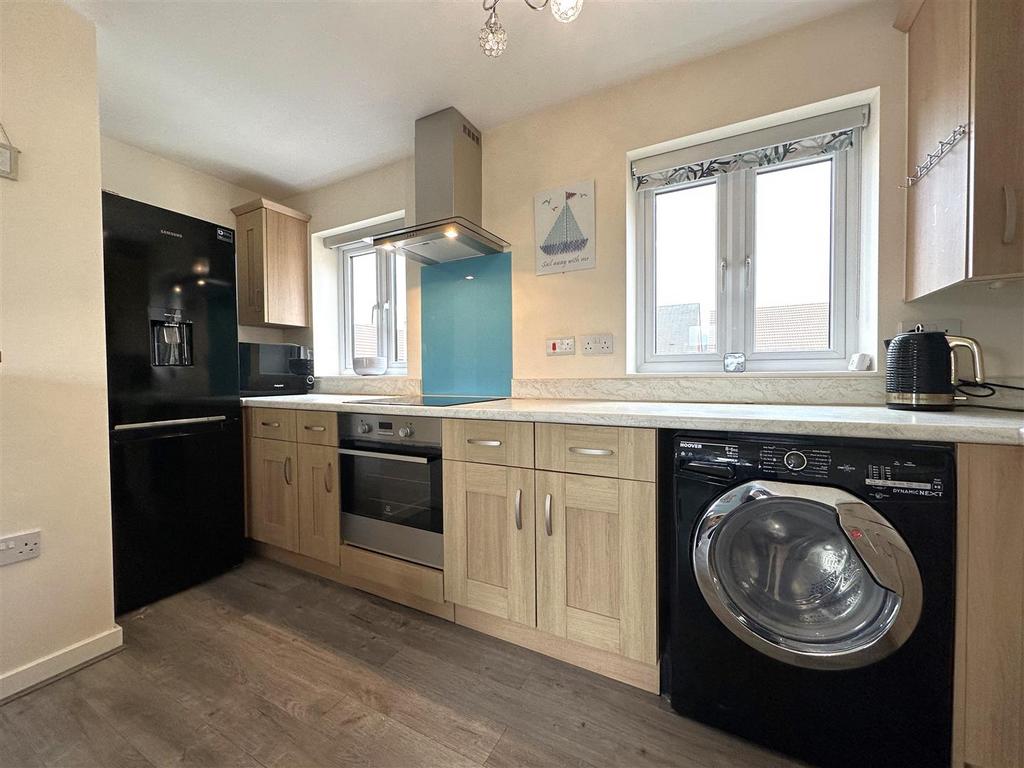 Contemporary Kitchen 557