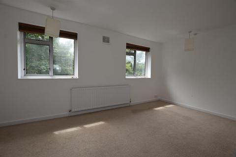 2 bedroom flat to rent, Buxton House, Snaresbrook