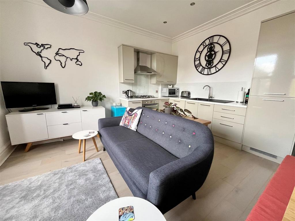 Living / Dining Kitchen