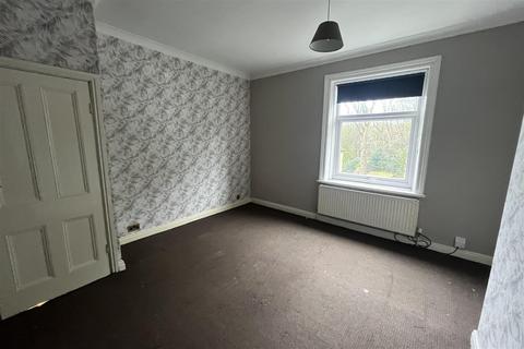 3 bedroom terraced house for sale, Newsome Road, Huddersfield HD4