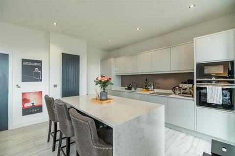 2 bedroom penthouse for sale, Mackenzie House, Leeds