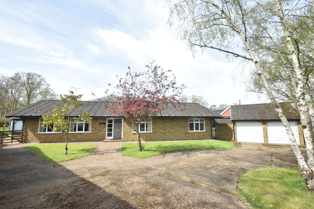 Broomfield Road, Kingswood, Maidstone, ME17 3 bed bungalow for sale £