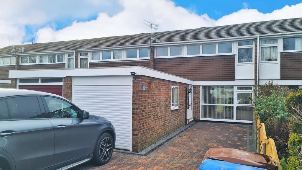 Chalk Dale, Welwyn Garden City, AL7 3 bed terraced house for sale £