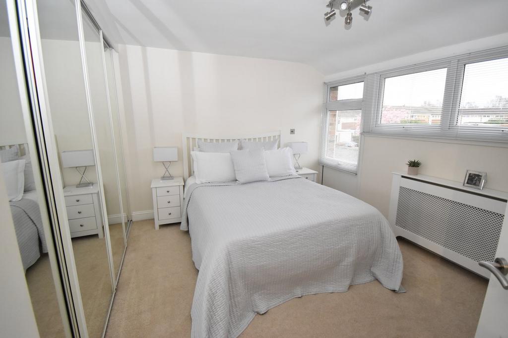 Chalk Dale, Welwyn Garden City, AL7 3 bed terraced house for sale £