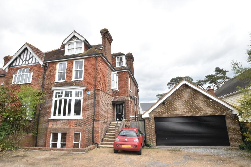 Mill Bank, Headcorn, Ashford, TN27 6 bed semidetached house for sale