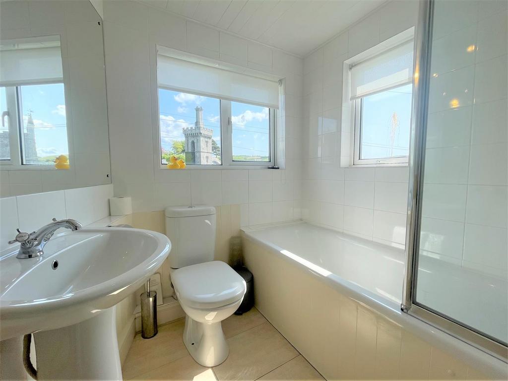 Bathroom.JPG