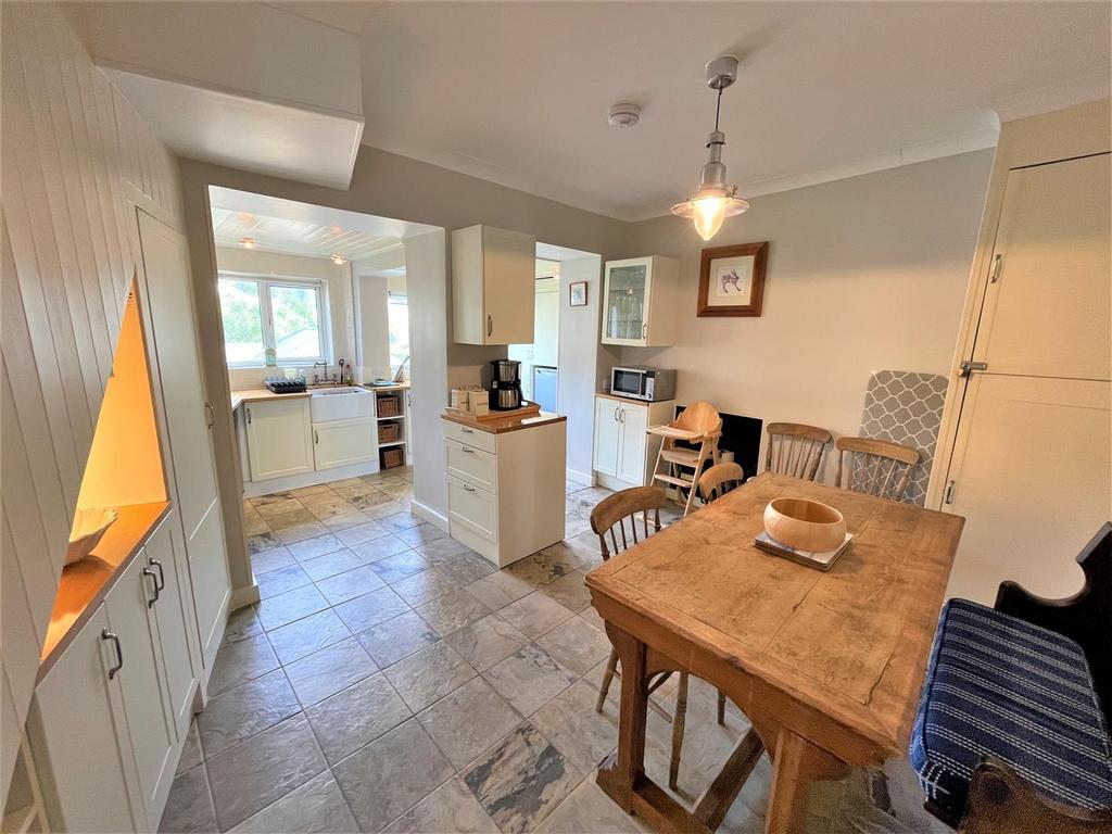 Kitchen dining room.JPG