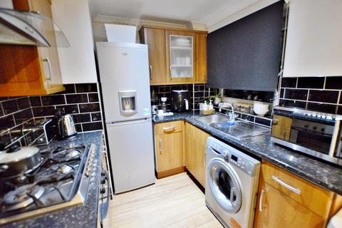 2 bedroom flat for sale, Shepherds Close, Romford