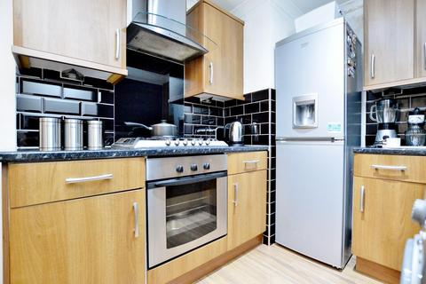 2 bedroom flat for sale, Shepherds Close, Romford