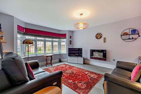 5 bedroom detached house for sale, Fawcett Drive, Harrogate, HG1 4FE