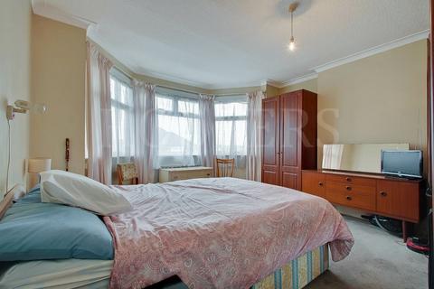 4 Lane Close, London, NW2 6QZ