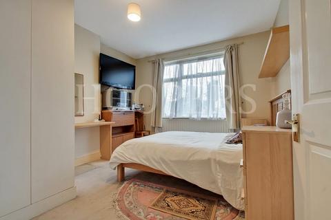 4 Lane Close, London, NW2 6QZ