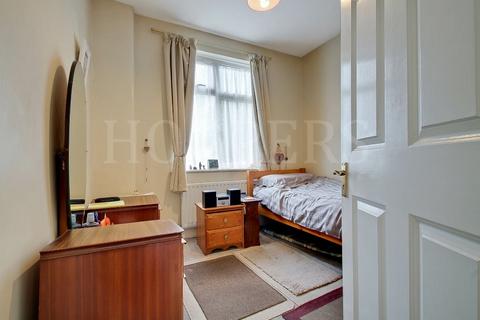 4 Lane Close, London, NW2 6QZ
