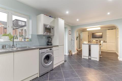 4 bedroom semi-detached house for sale, Hawthorn Avenue, Pool In Wharfedale, Otley