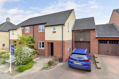 4 bedroom semi-detached house for sale, Hawthorn Avenue, Pool In Wharfedale, Otley