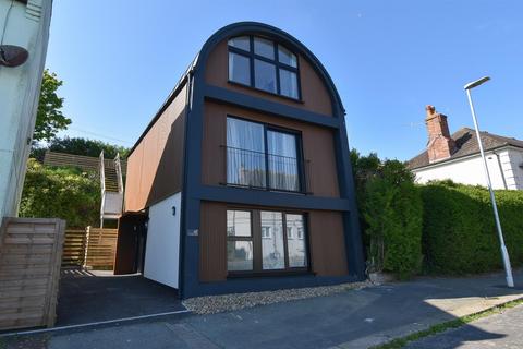 4 bedroom detached house for sale, Hardwicke Road, Hastings