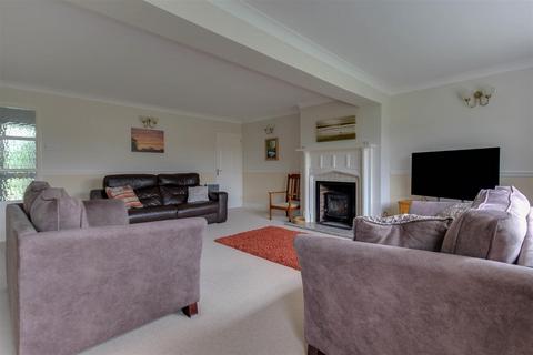 4 bedroom detached house for sale, Plane Tree Close, Burnham-On-Crouch
