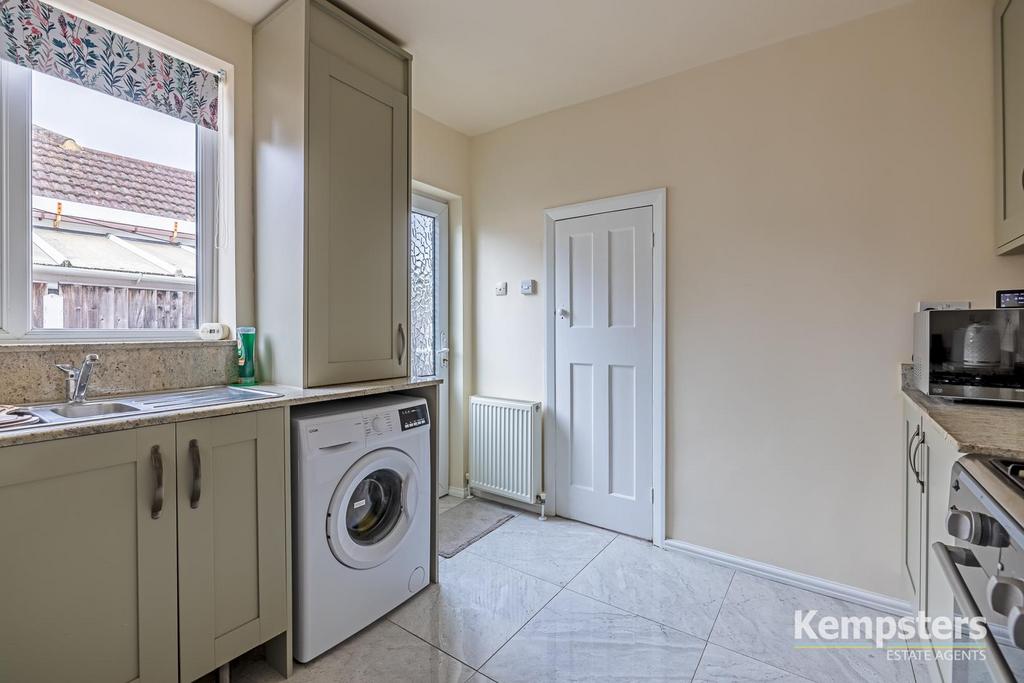 Kitchen 4.jpg
