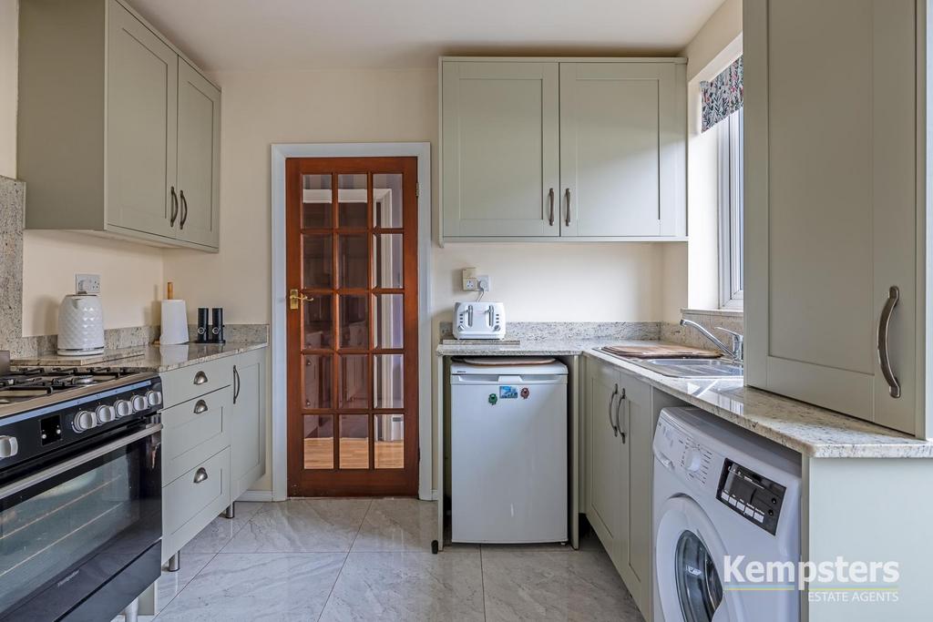 Kitchen 5.jpg