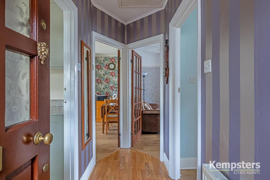 Hallway 2.jpg