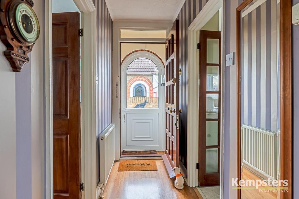Hallway 1.jpg