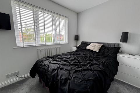 49 Denmead, Two Mile Ash, Milton Keynes, MK8 8JA