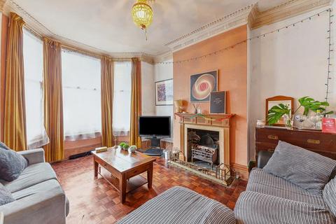 4 bedroom terraced house for sale, Broomhouse Road, London