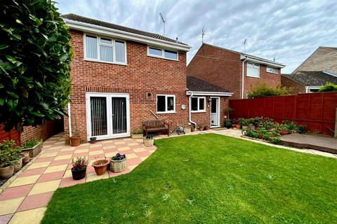 17 Briar Close, Lowestoft, NR32 4SU