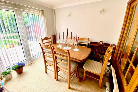 17 Briar Close, Lowestoft, NR32 4SU