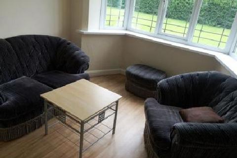 2 bedroom house share to rent, Weoley Court,, Birmingham B29