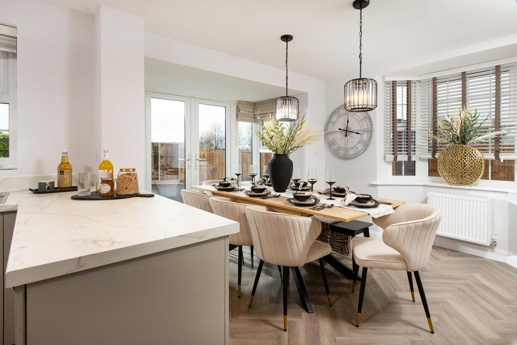 Hertford dining area in bay window