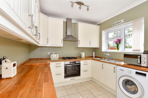 4 bedroom semi-detached house for sale, Link Way, Hornchurch, Essex