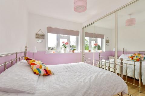 31 Link Way, Hornchurch, RM11 3RN