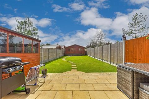 31 Link Way, Hornchurch, RM11 3RN