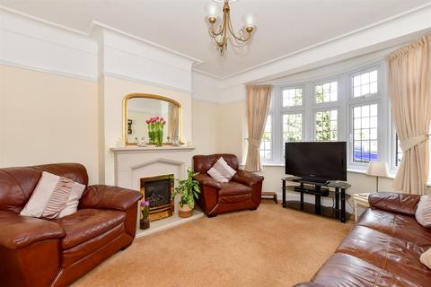 31 Link Way, Hornchurch, RM11 3RN
