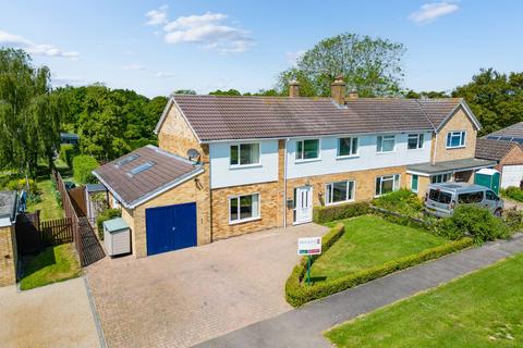8 Finchs Field, Little Eversden, Cambridge, CB23 1HG