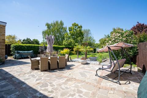 8 Finchs Field, Little Eversden, Cambridge, CB23 1HG