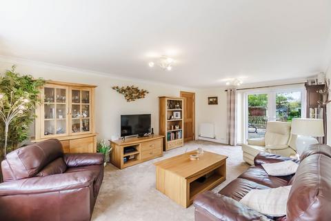 8 Finchs Field, Little Eversden, Cambridge, CB23 1HG