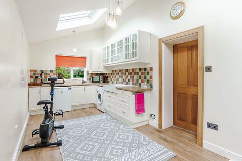 8 Finchs Field, Little Eversden, Cambridge, CB23 1HG