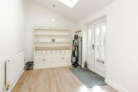 8 Finchs Field, Little Eversden, Cambridge, CB23 1HG