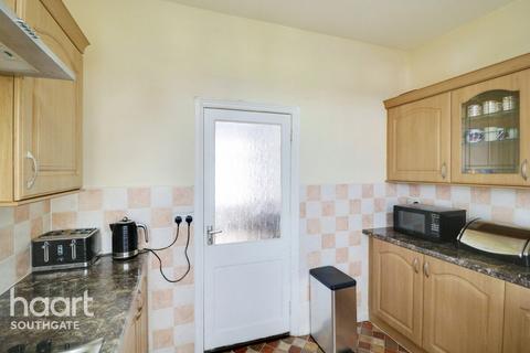 41 Tewkesbury Terrace, London, N11 2LT
