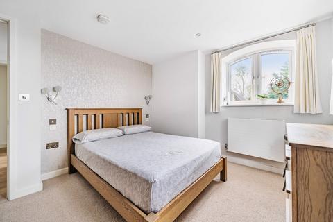 2 bedroom apartment for sale, Station Road, Pulborough, West Sussex