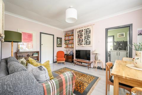 60 Pilton Drive, Edinburgh, EH5 2HG