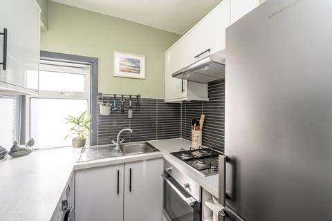 60 Pilton Drive, Edinburgh, EH5 2HG