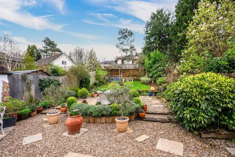 5 bedroom detached house for sale, Monks Walk, Reigate RH2