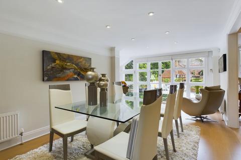 4 bedroom end of terrace house for sale, East Walls Close, Chichester, West Sussex