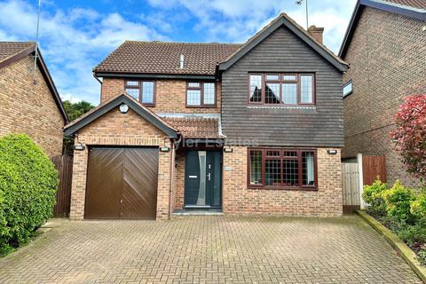 4 bedroom detached house for sale, Paget Drive, Billericay CM12