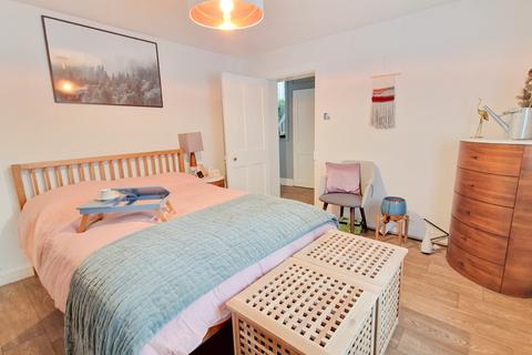 Flat 1, 65 Darnley Road, Gravesend, DA11 0SF