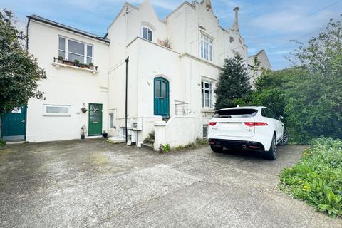 Flat 1, 65 Darnley Road, Gravesend, DA11 0SF